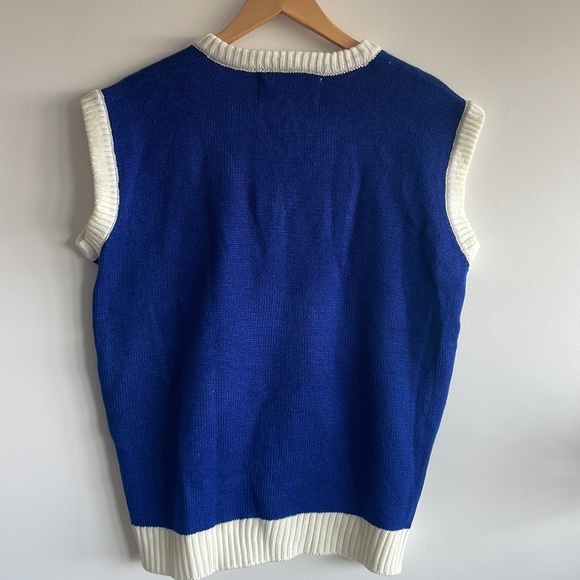 Holiday Sweater Vest with Ice Skating Gingerbread Cookie and Sequin Scarf Size L - Picture 4 of 6